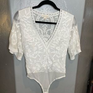 Honey Punch Lace bodysuit white size Small